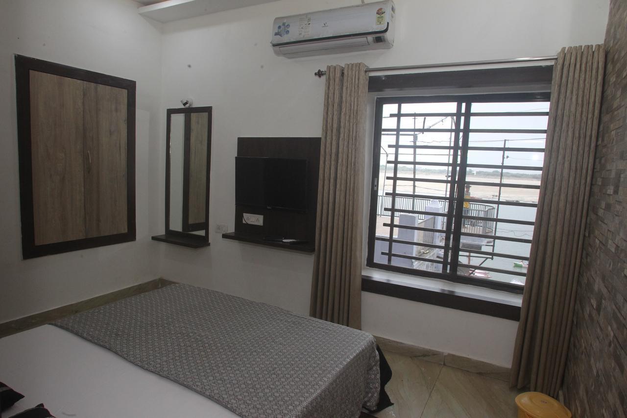 ורנאסי Alakhnanda Guest House מראה חיצוני תמונה