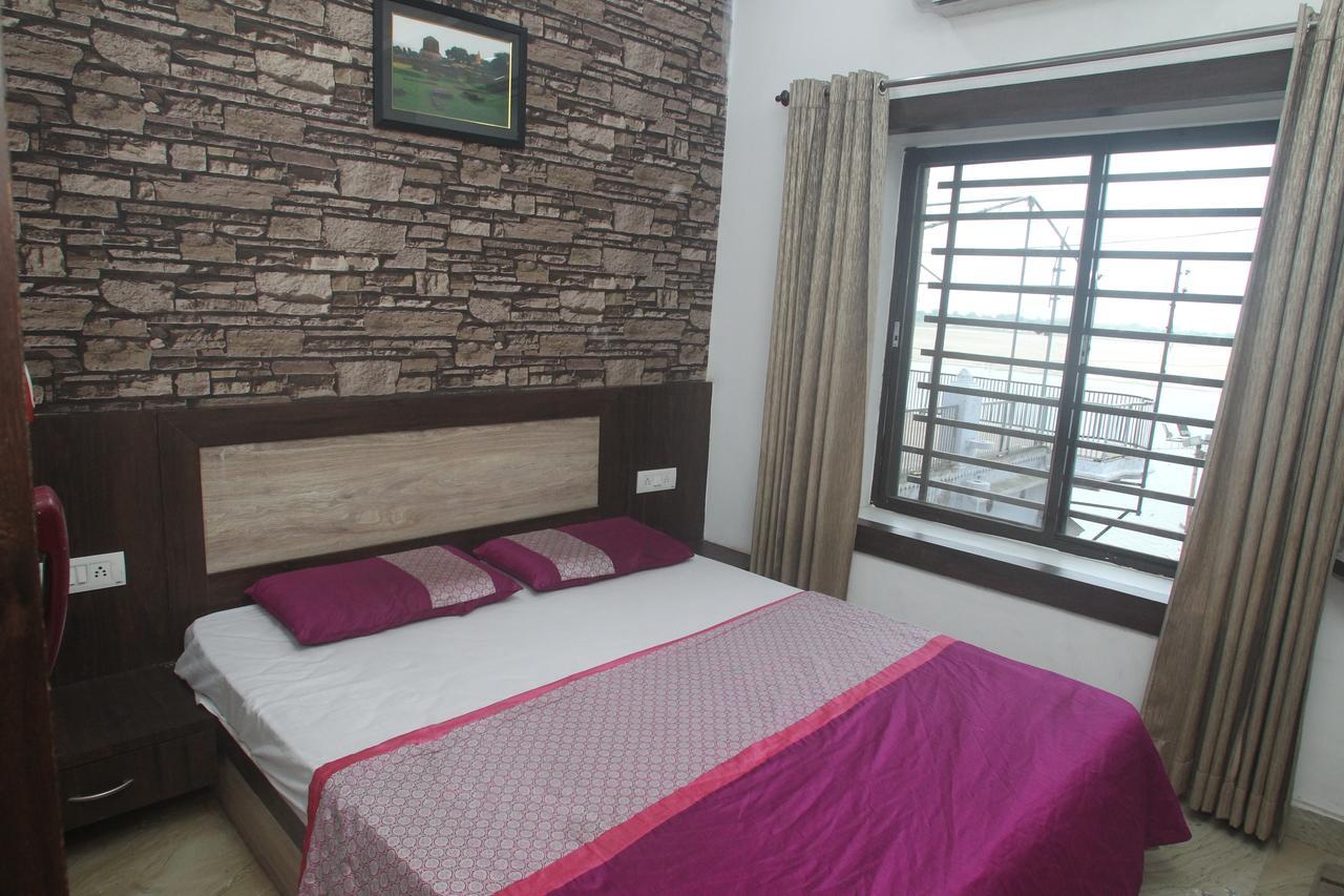 ורנאסי Alakhnanda Guest House מראה חיצוני תמונה