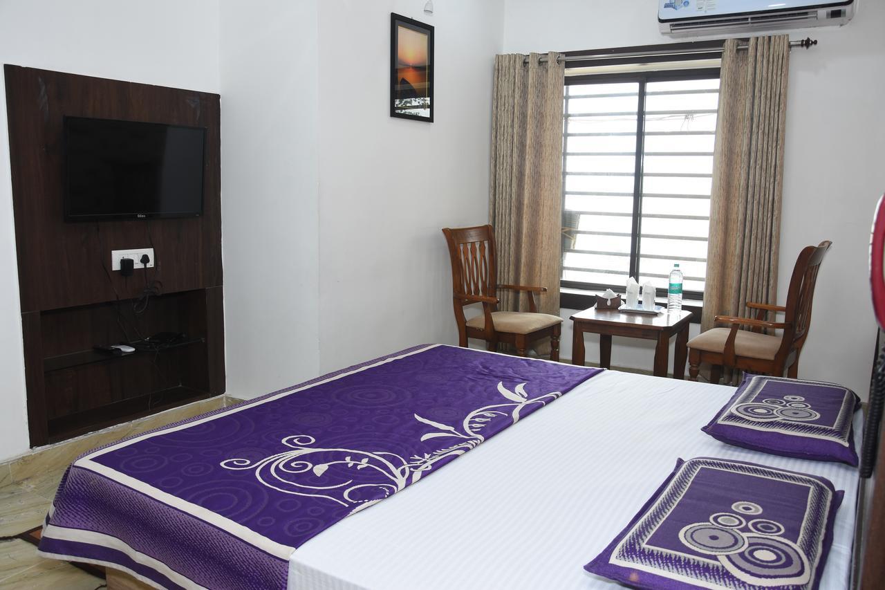 ורנאסי Alakhnanda Guest House מראה חיצוני תמונה