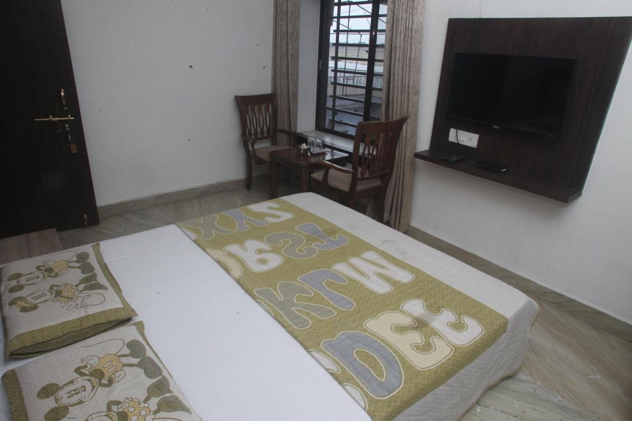 ורנאסי Alakhnanda Guest House מראה חיצוני תמונה