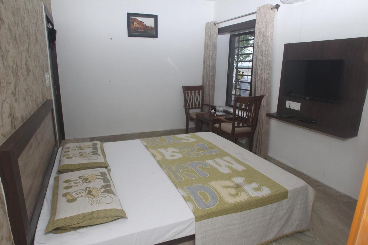 ורנאסי Alakhnanda Guest House מראה חיצוני תמונה