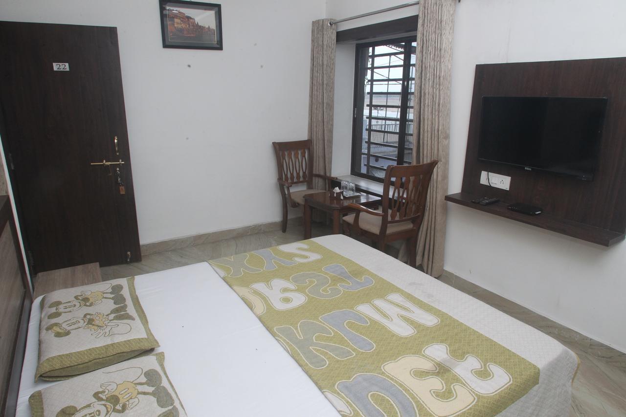 ורנאסי Alakhnanda Guest House מראה חיצוני תמונה