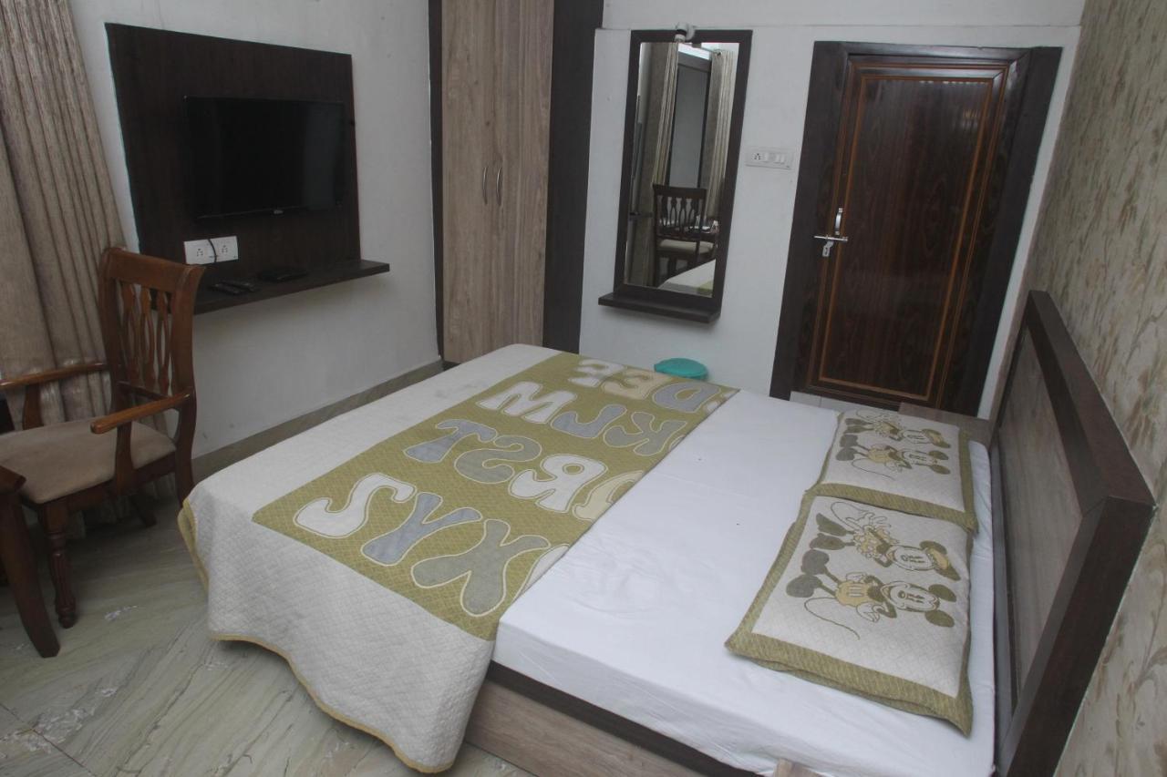 ורנאסי Alakhnanda Guest House מראה חיצוני תמונה